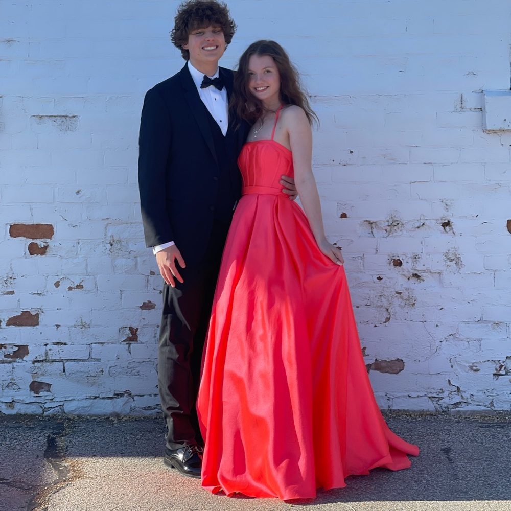 pink sleeveless gown